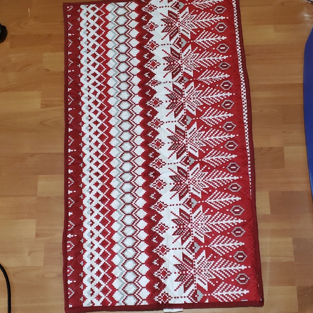 NEW Festive Red and White Holiday Pillow Shams Set Of 2